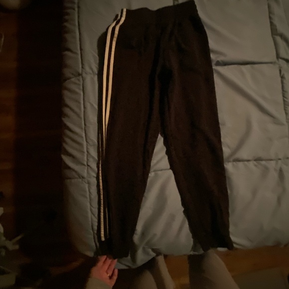 Adidas boys sweatpant - Picture 3 of 5